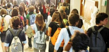 Barriere invisibili: la povertà educativa a Napoli e Provincia