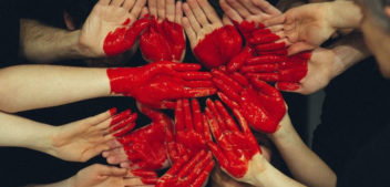 Sondaggio choc, 7 donne su 10 toccate ‘senza consenso’: l’indagine di The Wom