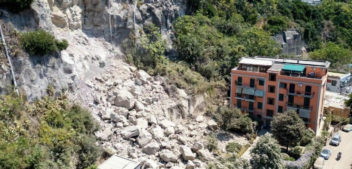 Campi Flegrei, l’Osservatorio vesuviano: “La sismicità continuerà. Altri tre terremoti forti dal 2023, ma non conta solo la magnitudo”